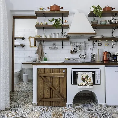 Gorgona Traditional 1 *